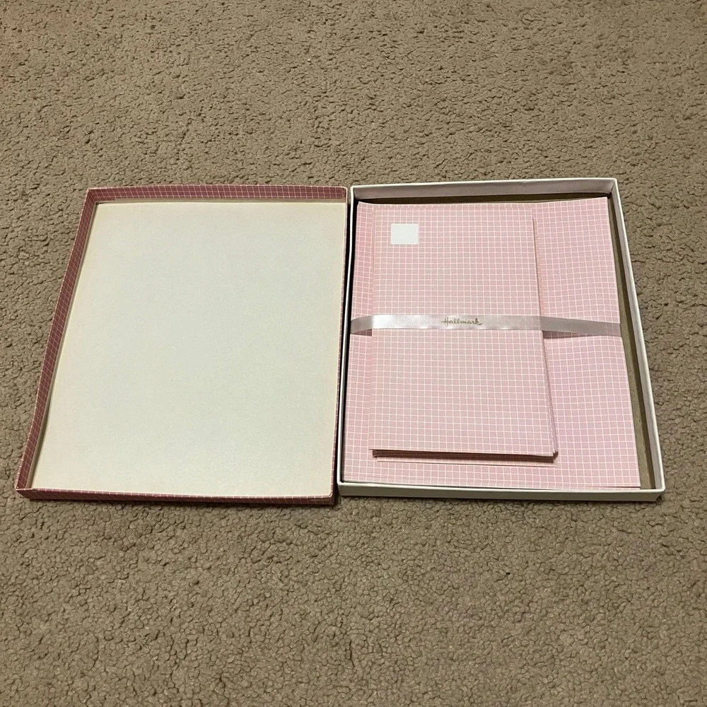 Hallmark Vintage Stationary Writing Paper & Envelopes Pink/ White Graph Print